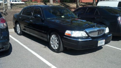 2005 lincoln town car executive l sedan 4-door 4.6l     no reserve    black limo