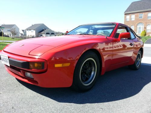 1984 porsche 944 base coupe 2-door 2.5l