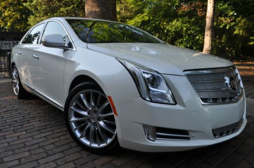 2013 xts platinum awd.no reserve.leather/navi/pano/camera/20&#039;s/salvage/rebuilt