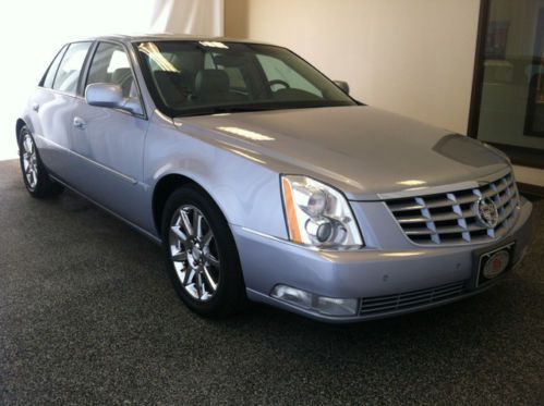 2006 dts light blue sedan leather interior navigation sunroof carfax two owners