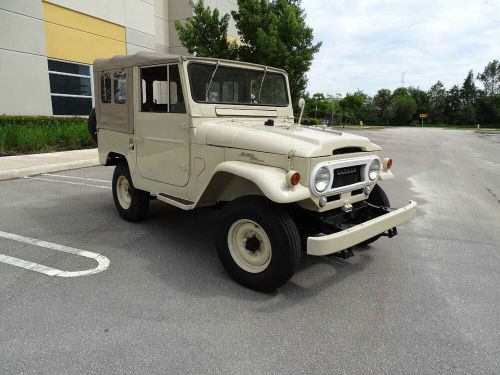 1961 toyota land cruiser fj40