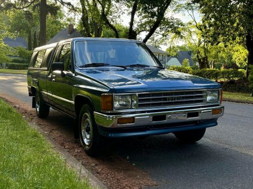 1988 toyota 2wd pickups deluxe