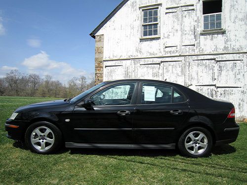 2004 saab 9-3 turbo sedan and very nice wih no reserve