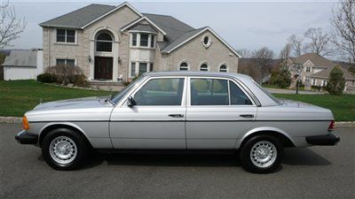 1982 mercedes benz 300d turbo only 33,746 miles one of a kind classic look!