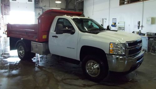 Brand new 2013 chevrolet dump truck