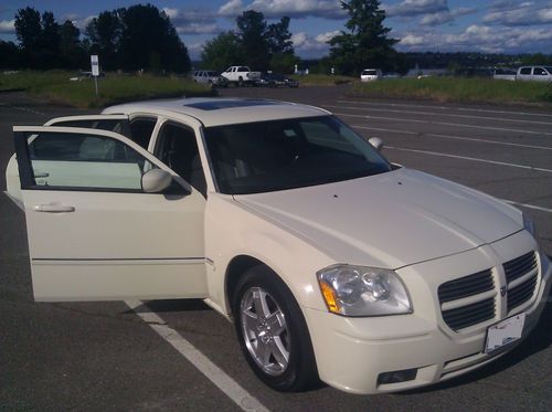 2005 dodge magnum rt awd 5.7l v8 hemi navigation leather sun roof fully loaded