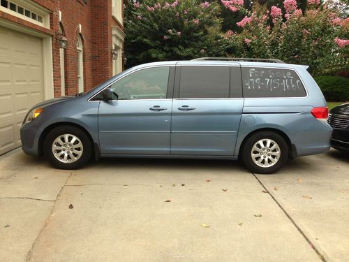 2010 honda odyssey ex-l mini passenger van 4-door 3.5l- dvd- great condition