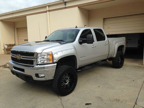 2011 chevy silverado ltz 2500hd crew cab 4x4 lifted truck