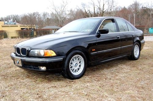 Gorgeous, one owner  1998 bmw 528i sedan, 61k miles, moonroof, 6 disc cd, clean