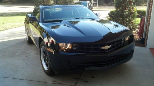 2010 chevrolet camaro ls coupe- black on black  3.6l standard very low miles!!!