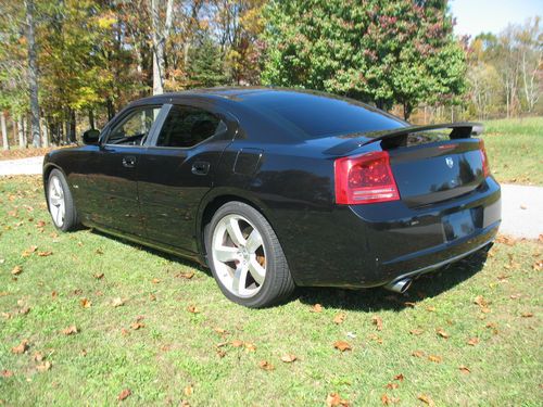 2006 dodge charger srt8 sedan 4-door 6.1l