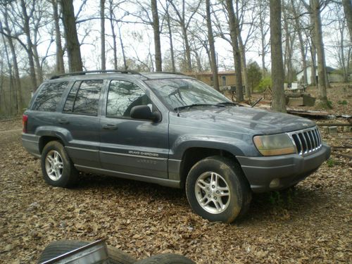 Laredo, 4.7lv8, pearl blue, minor cosmetic damage, many new parts, 10cd changer.