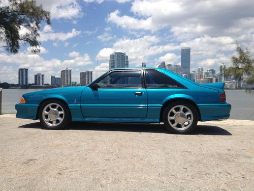 1993 ford mustang svt cobra hatchback 2-door 5.0l