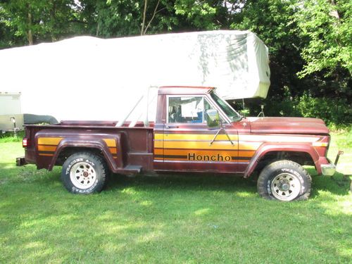 1980 jeep honcho j10  stepside 4x4 pickup, for part or restoration