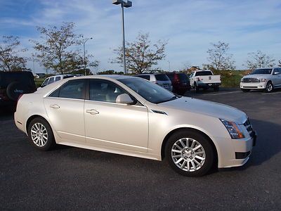 2011 cadillact cts awd / only 24k miles / warranty