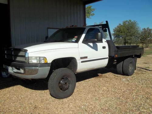 Dodge ram 3500 cummins 5sp 4x4 flat bed 4.10 gears super nice clean truck