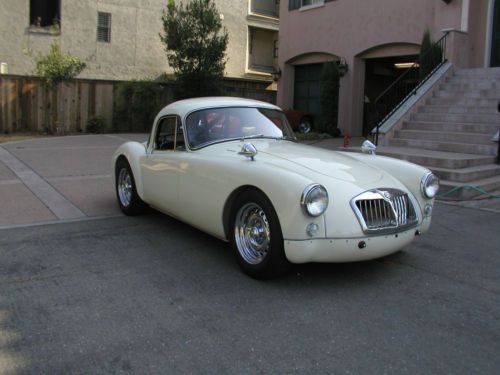 Mga twin cam coupe-1959