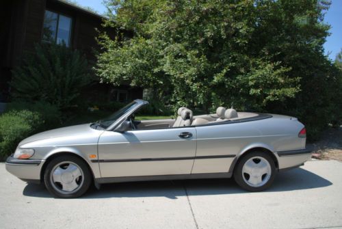 1996 saab 900 se convertible 2-door 2.0l turbo.67,977 original miles, 5 speed