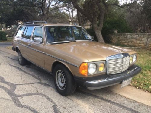 1983 mercedes  300td wagon turbo diesel l5 3.0l rare 3rd row seat  clean carfax