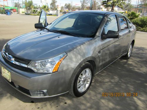 2008 ford focus se sedan 4-door 2.0l