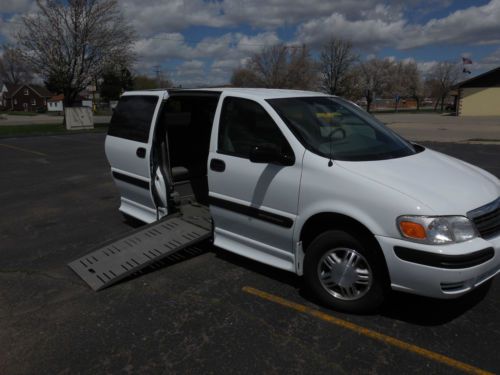 2005 chevrolet venture handicap / wheelchair