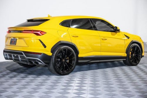 2022 lamborghini urus base awd 4dr suv