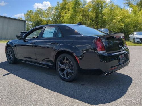 2023 chrysler 300 series s