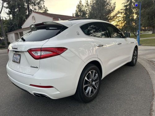 2017 maserati levante sport