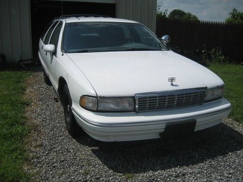 1994 caprice police wagon (1a2 rpo code) white