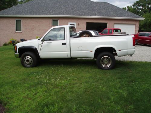 1993 chevy 3500 4 x 4 pickup   $6000.00 or b/o