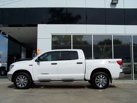 2012-toyota-tundra-crew max-4x4-sr5