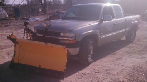 Chevy silverado 2500 with meyer v- snow plow 4x4