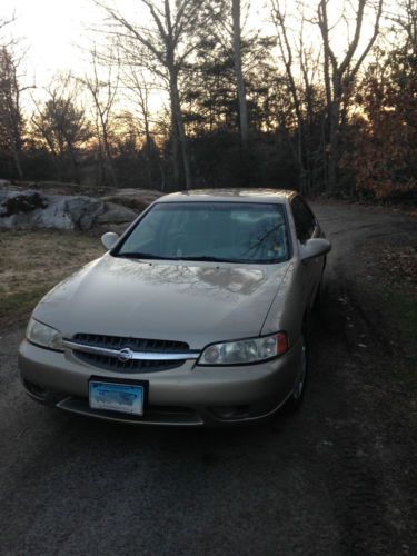 2001 nissan altima gxe sedan 4-door 2.4l