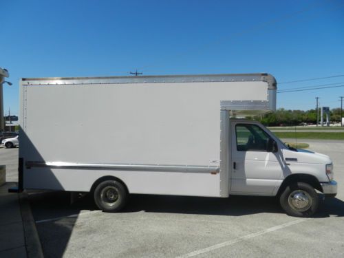 2013 ford e-350 super duty base cutaway van 2-door 5.4l