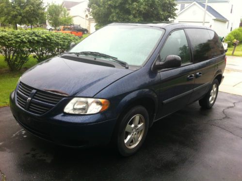 2005 dodge caravan sxt mini passenger van 4-door 3.3l