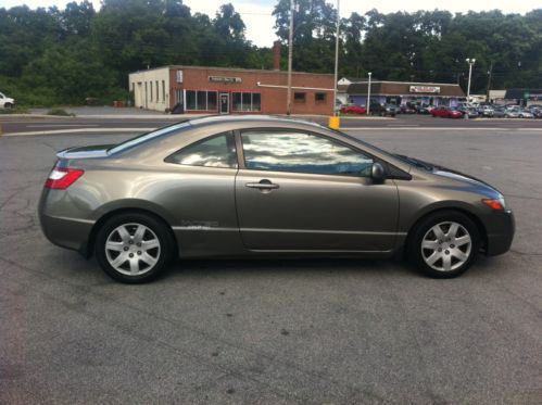 2006 honda civic lx coupe 2-door 1.8 **4 cylinder*gas saver**80 k**low reserve**