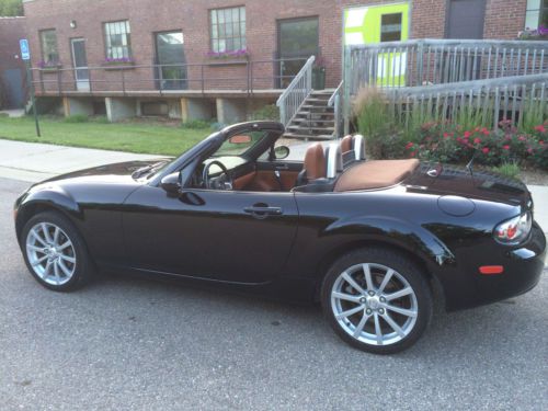 2007 mazda mx-5 miata grand touring convertible 2-door 2.0l