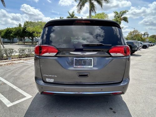 2020 chrysler pacifica touring l