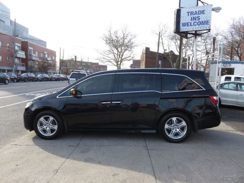 2011 honda odyssey touring 4dr mini van