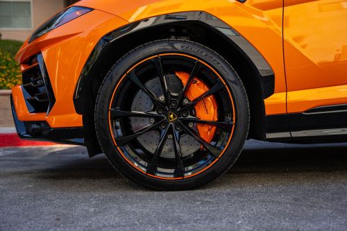 2022 lamborghini urus pearl capsule