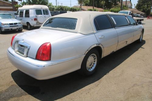 2001 lincoln town car executive