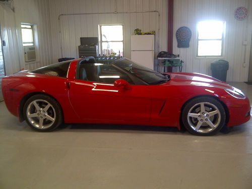 2005 chevrolet corvette base coupe 2-door 6.0l