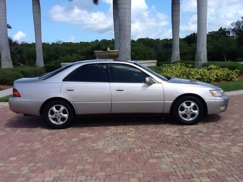 1999 lexus es300  sedan 4-door 3.0l  good condition