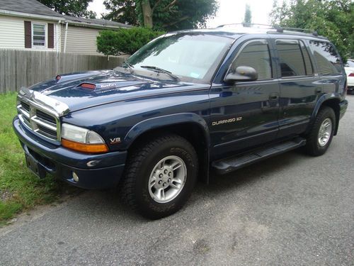 2000 dodge durango slt magnum,leather interior,3th row seat,run great,no reserve