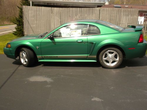 2001 ford mustang base coupe 2-door 3.8l leather 5 speed manual