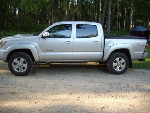 2012 toyota tacoma base crew cab pickup 4-door 4.0l