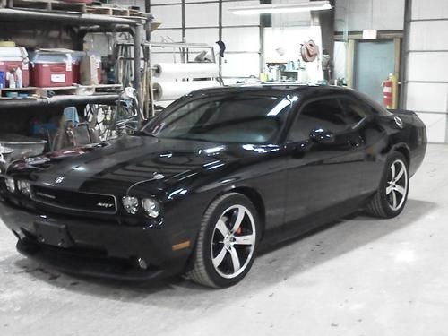 2010 dodge challenger srt8 coupe 2-door 6.1l