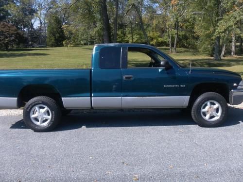 1997 dodge dakota slt extended cab pickup 2-door 5.2l low miles tough truck