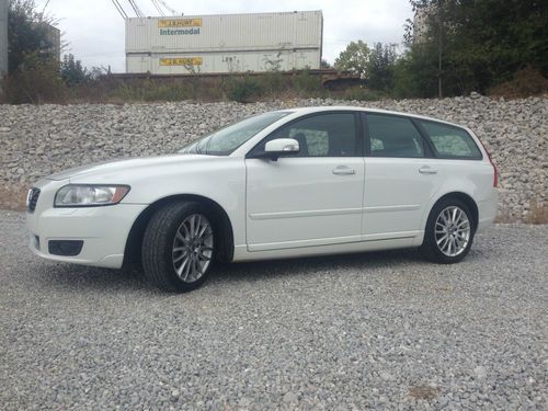 2010 volvo v50 2.4i wagon 4-door 2.4l