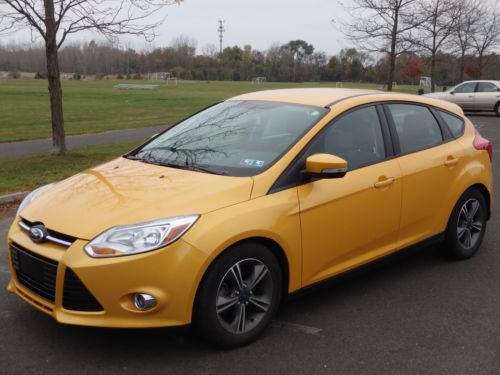 2012 ford focus se hatchback 5-speed, yellow blaze